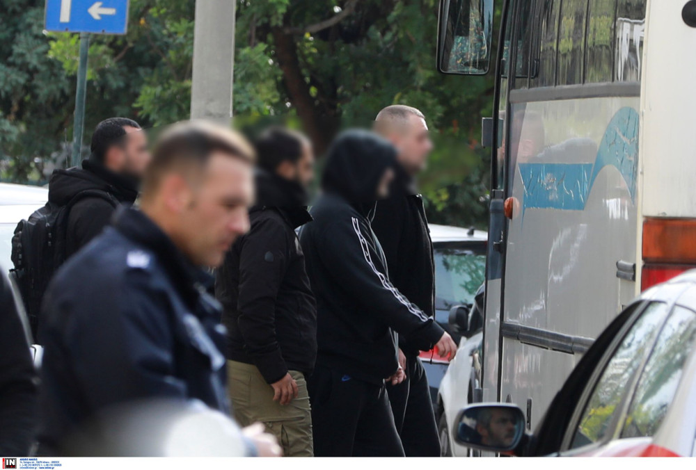 Ελεύθεροι με όρους οι πρώτοι 7 κατηγορούμενοι για συμμετοχή σε εγκληματικές οργανώσεις οπαδών