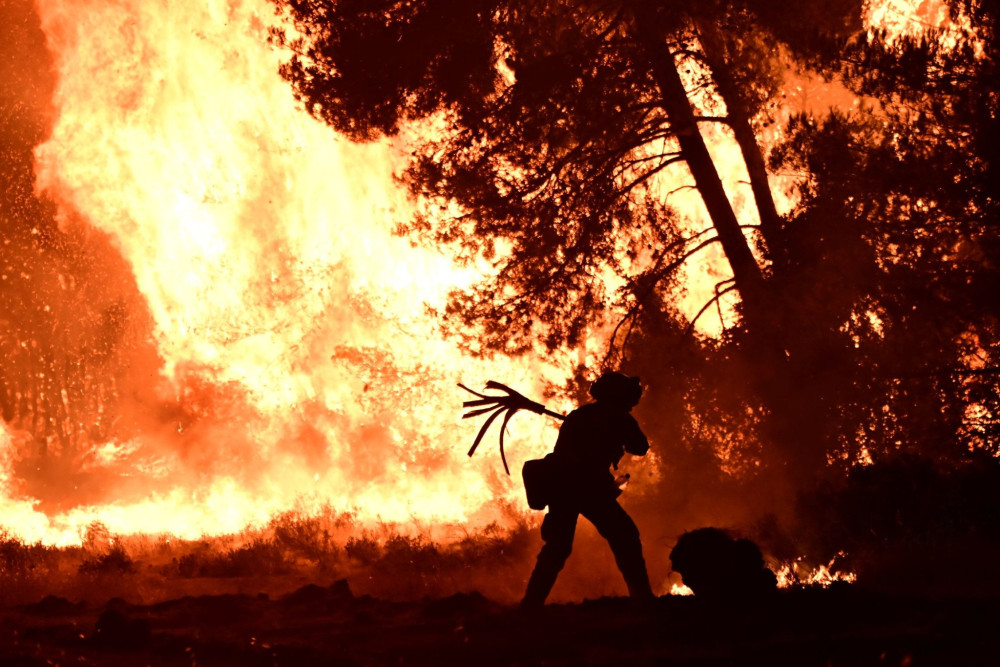 Φωτιά στον Ωρωπό: συνελήφθη 72χρονος για εμπρησμό από αμέλεια