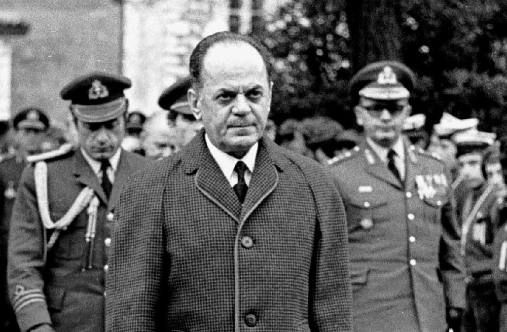 Σαν σήμερα, το 1972 ο Παπαδόπουλος «έδωσε» το ελεύθερο στο διαζύγιο – και στον εαυτό του