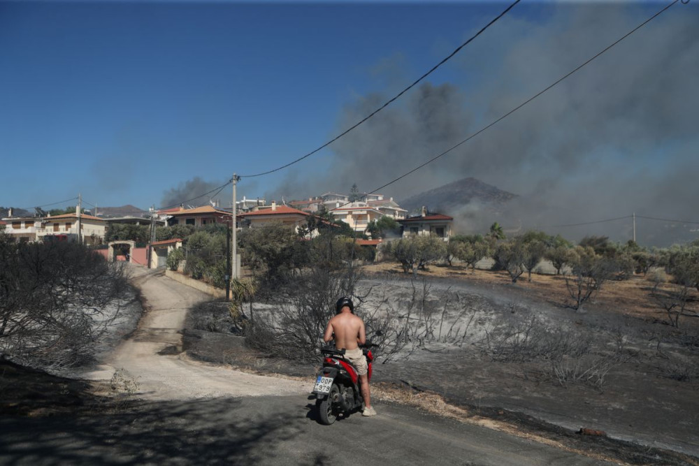 Φωτιά Παλαιά Φώκαια: πώς προκλήθηκε η καταστροφική πυρκαγιά - Τα δύο σενάρια που εξετάζονται