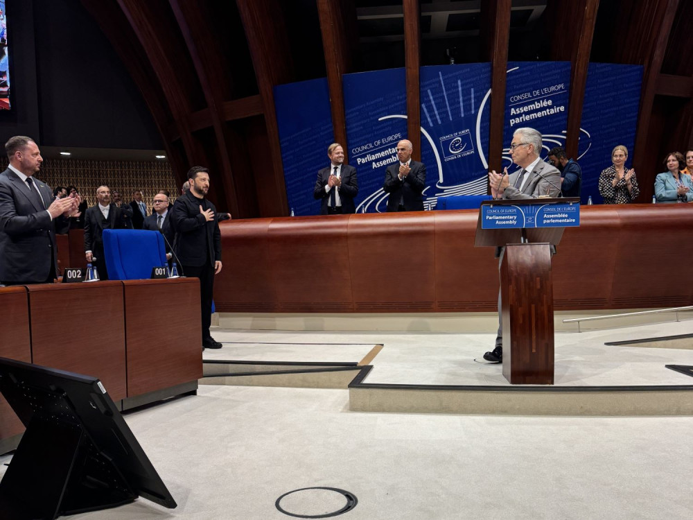 Ρουσόπουλος - Ζελένσκι: Σύσταση Ειδικού Δικαστηρίου για τα εγκλήματα κατά της Ουκρανίας