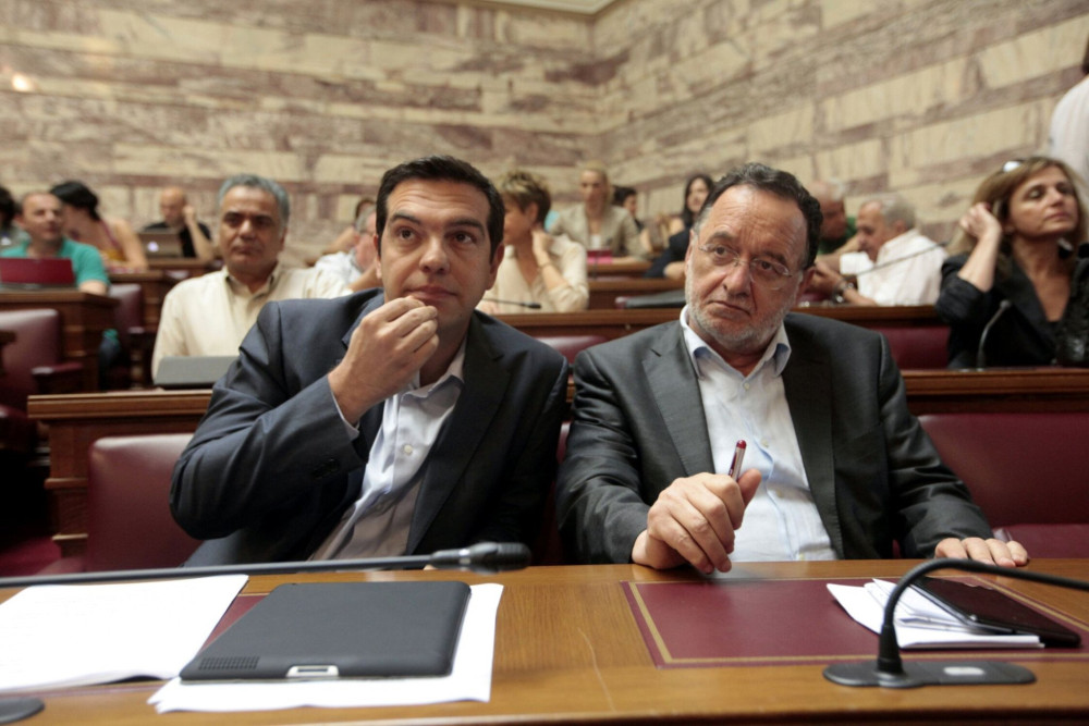 Λαφαζάνης διαψεύδει Τσίπρα: Αυτός μου ζήτησε να πάω στη σύσκεψη πολιτικών αρχηγών, αστείο ότι εισέβαλα (video)
