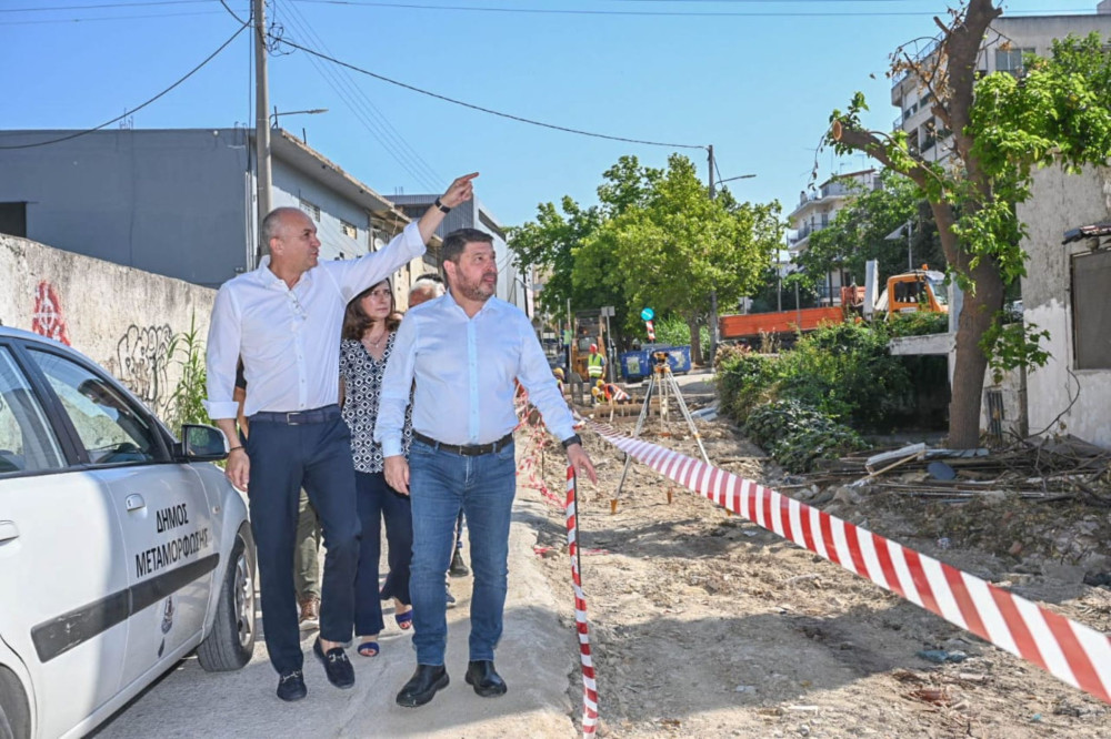 Αυτοψία Χαρδαλιά στη Νέα Σμύρνη: «Έργα ουσίας και όχι βιτρίνας» αλλάζουν την εικόνα της πόλης