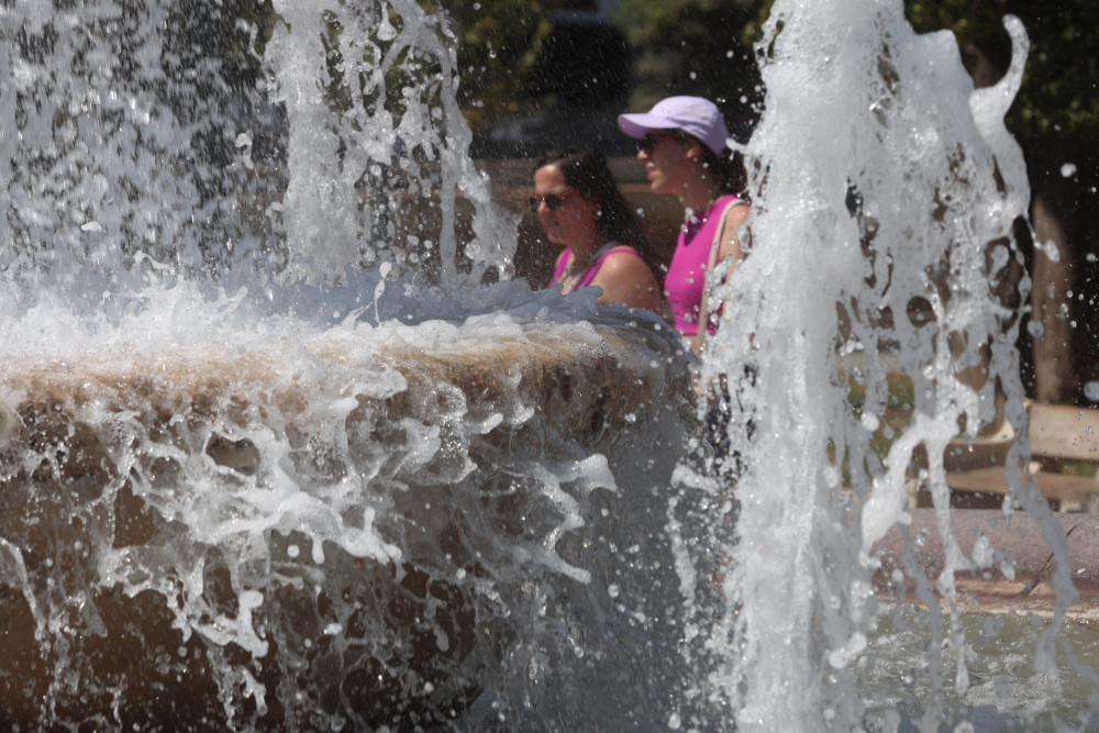 Καύσωνας «έκαψε» τη χώρα: πάνω από 40°C σε 39 περιοχές - Πού έφτασε τους 43,2°C