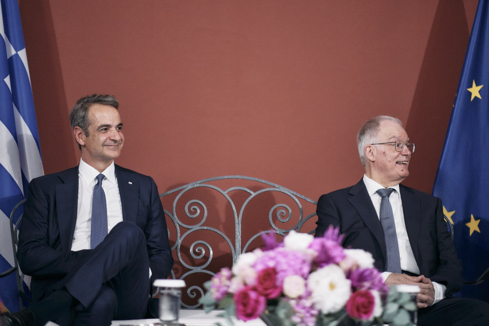 51 χρόνια από την αποκατάσταση της Δημοκρατίας: Η Πολιτεία παρούσα, οι λαϊκιστές απόντες
