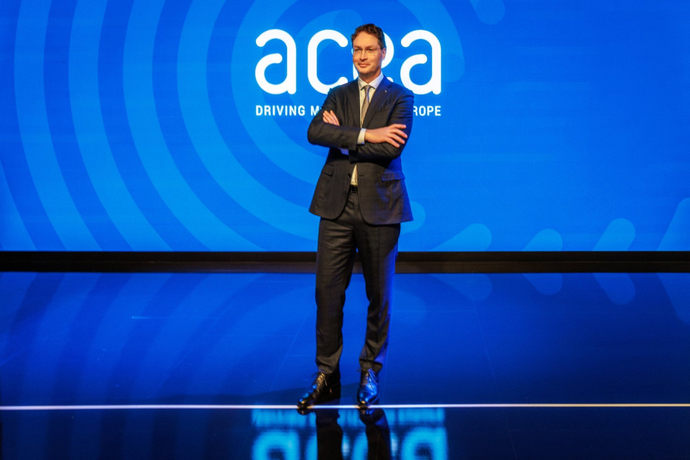 ACEA: Κίνδυνος κατάρρευσης της ευρωπαϊκής αγοράς αυτοκινήτου αν η ΕΕ απαγορεύσει τους θερμικούς κινητήρες το 2035