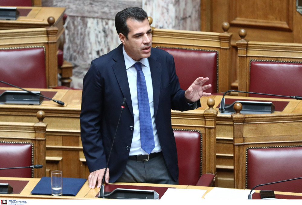 Πλεύρης: «Οι 247 μετανάστες που εισήλθαν παράνομα συνελήφθησαν - Οδηγούνται από την αστυνομία σε δομές»