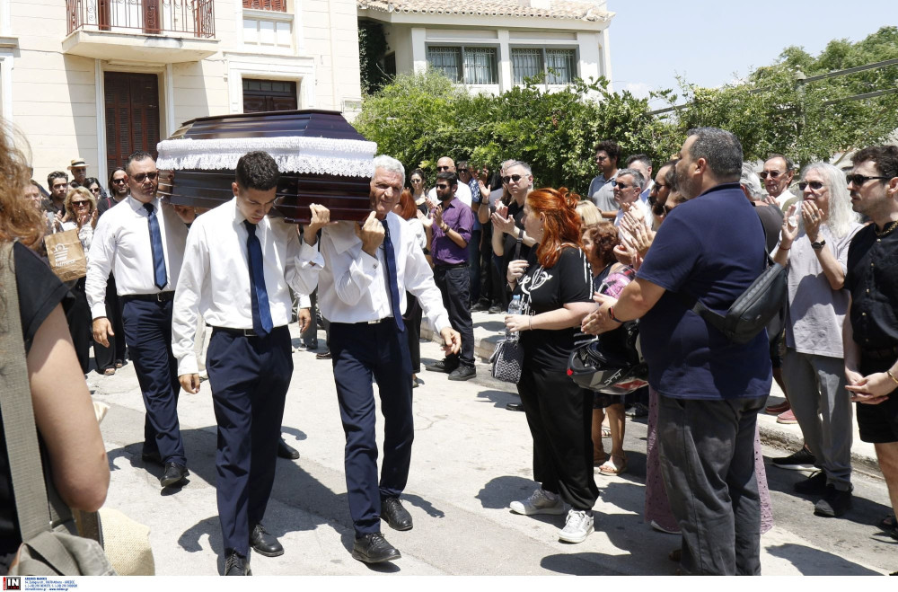 Σε κλίμα οδύνης το τελευταίο αντίο στον Γεράσιμο Μιχελή