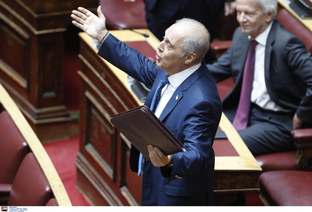Αδιόρθωτος ο Βελόπουλος: επιμένει στα fake news για τα Τέμπη