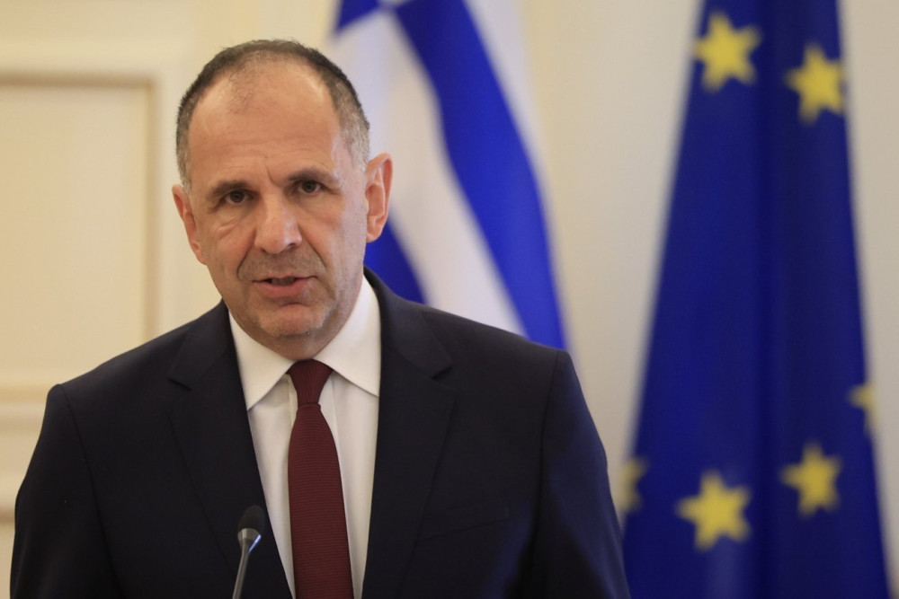 Στη Λιβύη ο Γεραπετρίτης: στο τραπέζι οι θαλάσσιες ζώνες και οι εξελίξεις στην Τρίπολη