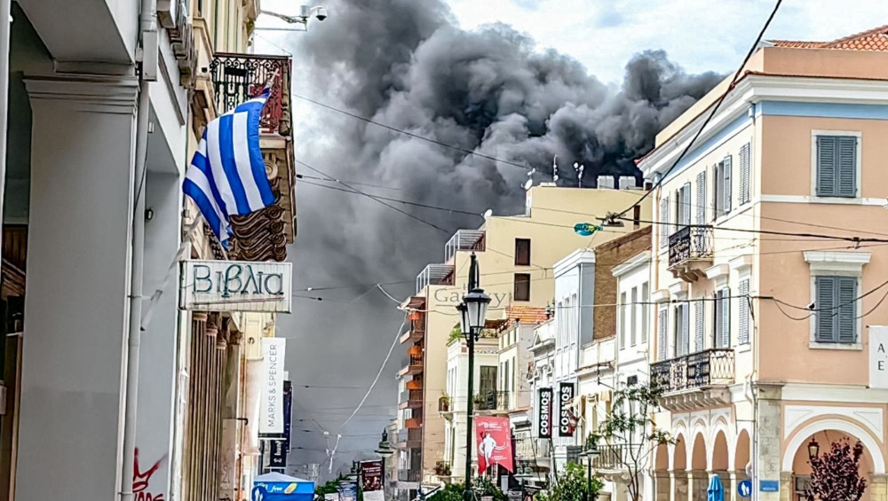 ΑΑΔΕ: καταστράφηκαν ολοσχερώς τα οχήματα στο Τελωνείο Πάτρας