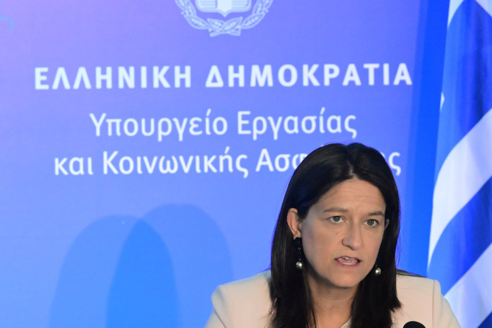 Κεραμέως: Η ψηφιακή κάρτα προστατεύει τον εργαζόμενο – Εντυπωσιακή αύξηση υπερωριών σε όλους τους κλάδους