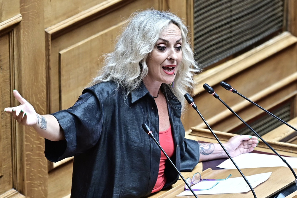 Βιτάλη τραγούδησε η Τζώρτζια Κεφαλά από το βήμα της Βουλής