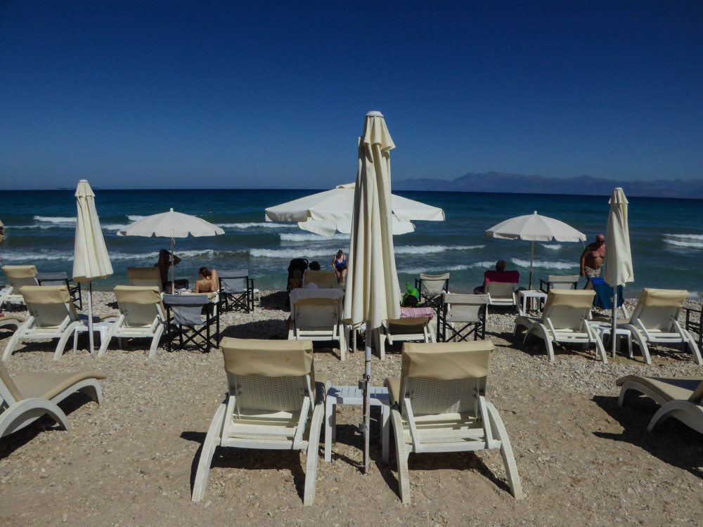 Καύσωνας με 43°C: Πού καταγράφηκαν οι υψηλότερες θερμοκρασίες – Ασφυκτικά στην Αθήνα