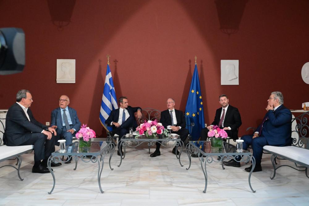51 χρόνια από την αποκατάσταση της Δημοκρατίας: Ιστορική ομιλία Τασούλα - Μήνυμα ενότητας από Μητσοτάκη (video)