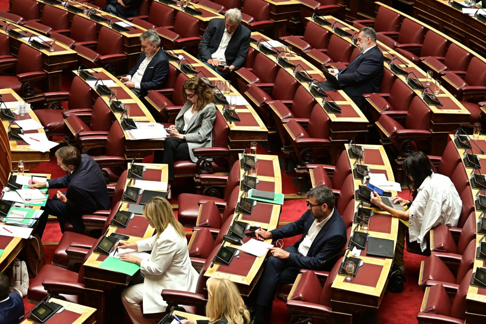 Συγκρούσεις στη Βουλή για την Προανακριτική - Η ΝΔ αρνείται συμμετοχή σε σκανδαλολογία