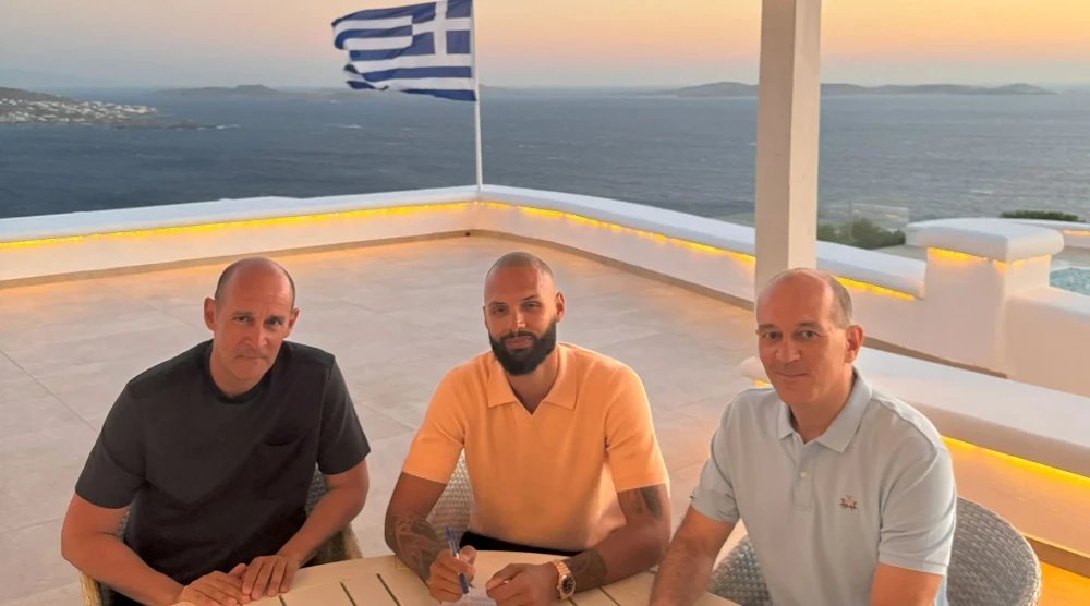 Έδεσε στο λιμάνι ο Εβάν Φουρνιέ - Υπέγραψε με τον Ολυμπιακό μέχρι το 2028
