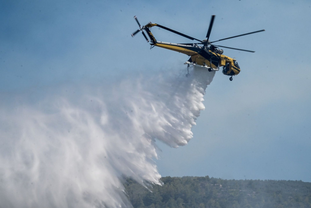 Σενάριο εμπρησμού για την φωτιά στον Υμηττό - Βρέθηκε μπουκάλι με βενζίνη