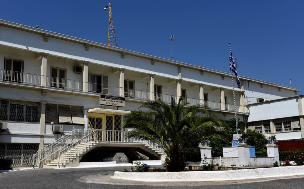 Έφοδος του «ελληνικού FBI» στις φυλακές Κορυδαλλού - 11 συλλήψεις για ναρκωτικά και όπλα