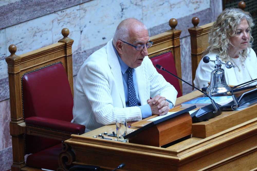 Ατάκα-«φωτιά» του Κακλαμάνη στην Κωνσταντοπούλου που διέκοπτε συνεχώς τον Μητσοτάκη (video)
