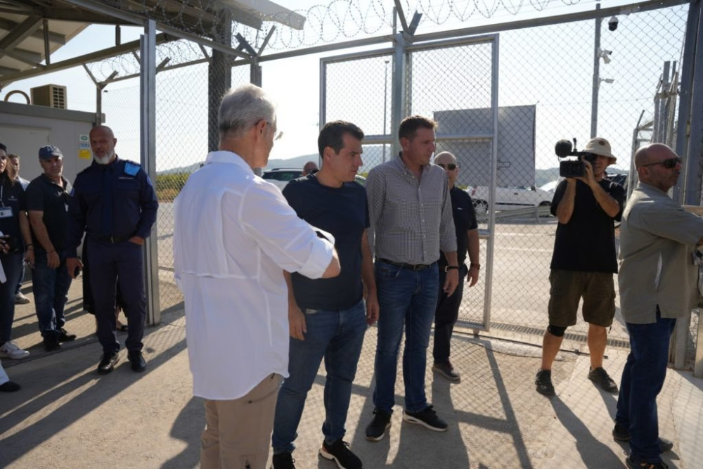 Δομές σε Μαλακάσα, Οινόφυτα, Ριτσώνα, Θήβα και Σχιστό επισκέφτηκε ο Πλεύρης