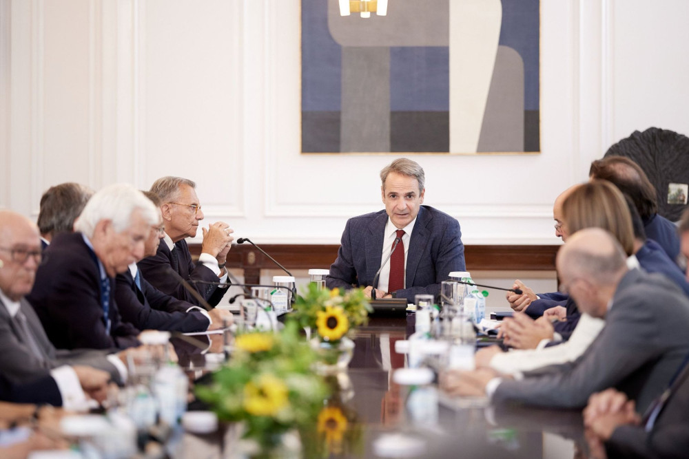Μητσοτάκης: συνάντηση με τους επικεφαλής των Ιδρυμάτων «Πρωτοβουλία &#x27;21» - Στο επίκεντρο παιδεία και υγεία