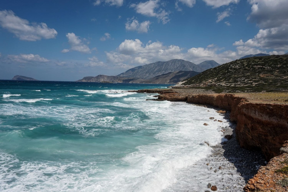 Τραγωδία στη Μήλο: ζεύγος από το Βιετνάμ πνίγηκε στο Σαρακήνικο