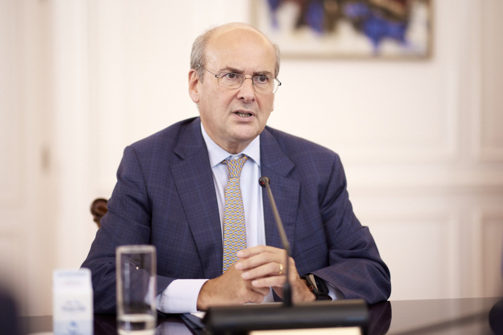 Κωστής Χατζηδάκης: «Τεχνητή οργή από την αντιπολίτευση» - Προχωρά το νομοσχέδιο για λιγότερη γραφειοκρατία