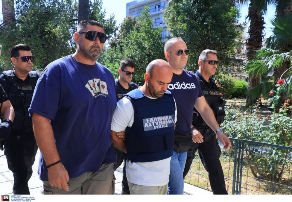 Βόλος: στον εισαγγελέα σήμερα ο 40χρονος συζυγοκτόνος - «Για μένα πέθανε κι αυτός» λέει η κόρη του