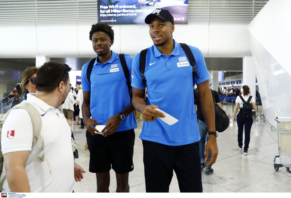 Eurobasket 2025: με στόχο τον τελικό και το μετάλλιο - Έφυγαν για Λετονία οι Έλληνες φίλαθλοι (video)