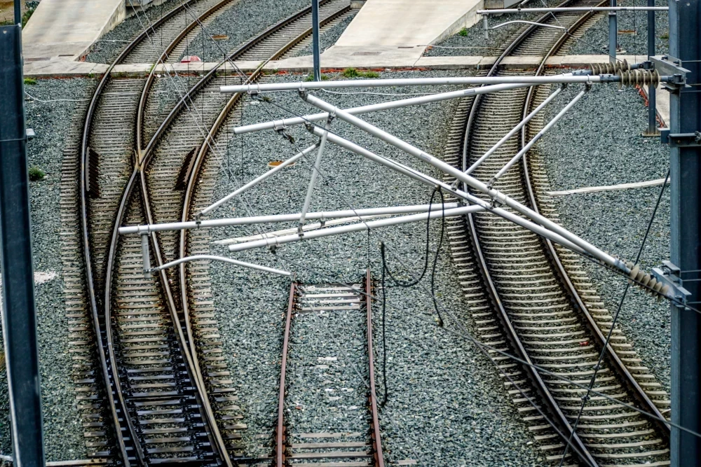 Τέμπη: Στον ΣΥΡΙΖΑ σιγά σιγά παίρνουν αποστάσεις από τα ξυλόλια και τα παράνομα φορτία