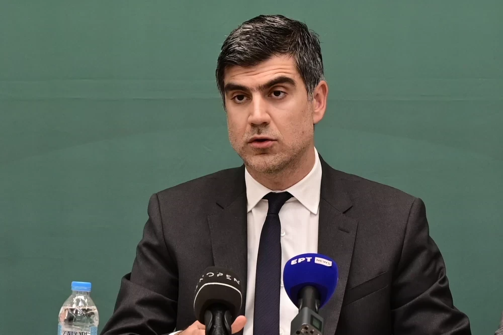 ΠΑΣΟΚική αλαζονεία: Ο Γλαβίνας αποκαλεί την 3η Σεπτεμβρίου «την πιο ιστορική στιγμή στη μεταπολίτευση»