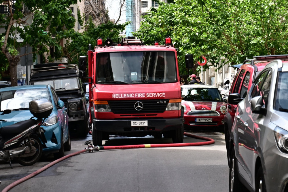 Έξι τραυματίες από φωτιά σε διαμέρισμα στη Λαμία - Κινδύνεψε οικογένεια (video)