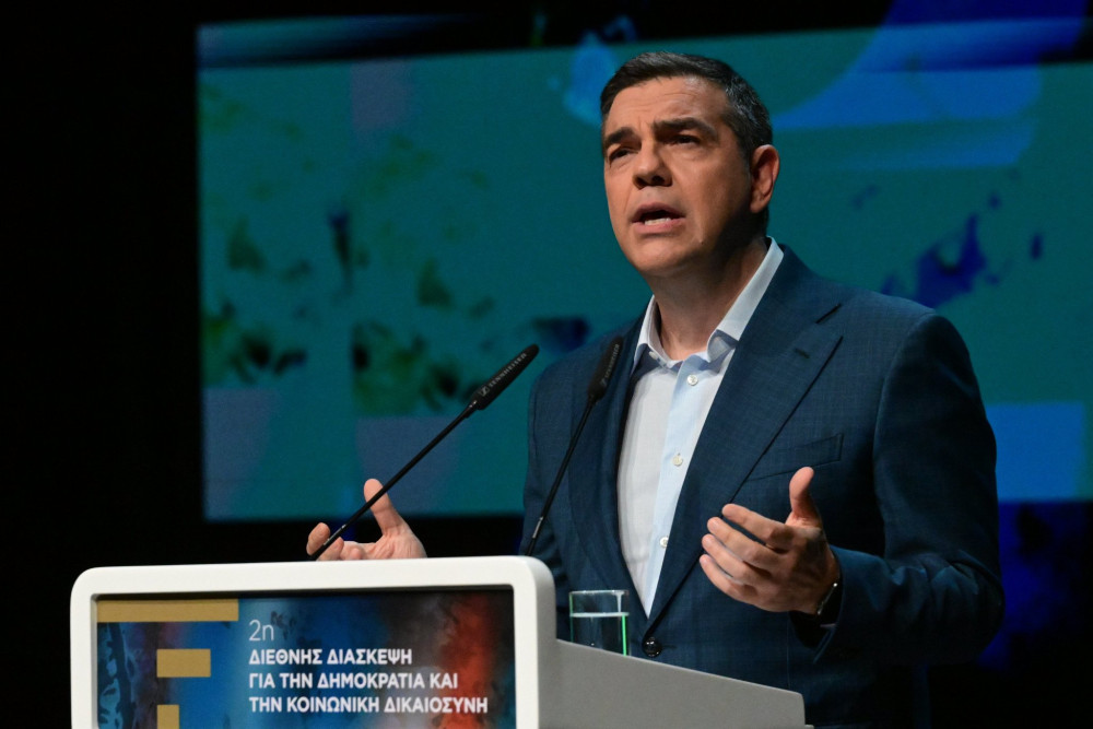 Έντονες αντιδράσεις για τον ισχυρισμό Τσίπρα ότι δεν αισθάνεται ενεργός πολιτικά ενώ είναι βουλευτής
