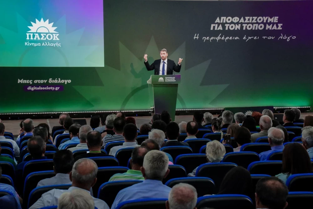 Ένας χρόνος ΠΑΣΟΚ ως πράσινος ΣΥΡΙΖΑ: από το κίνημα των τυμβωρύχων στις επιθέσεις κατά Γεωργιάδη