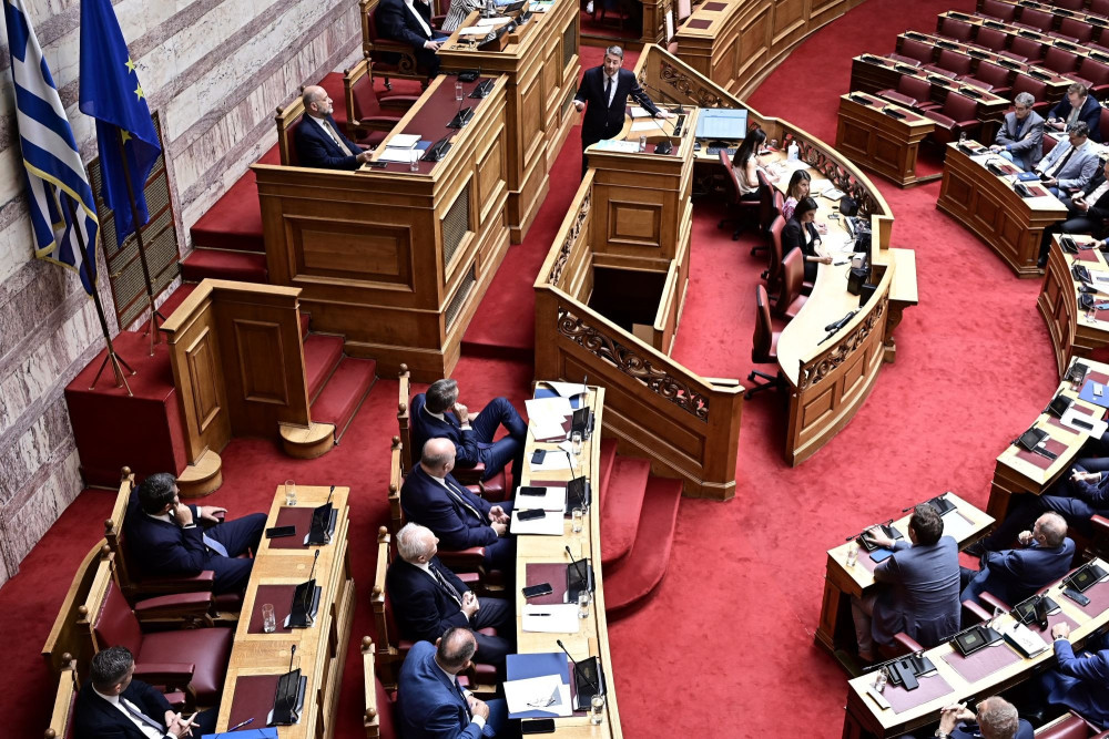 Έργα απέναντι στα παχιά λόγια και στη μιζέρια