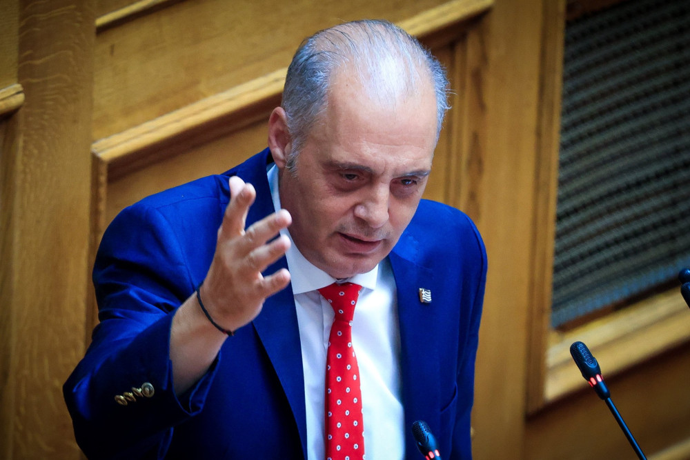 Κυριάκος Βελόπουλος: Fake news, ξυλόλιο και ο ακραίος λαϊκισμός της Ελληνικής Λύσης