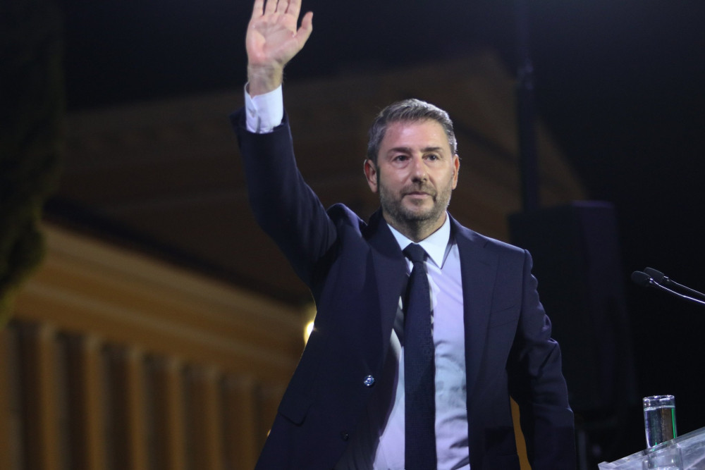 ΠΑΣΟΚ: Η «Μαύρη Βίβλος» της απουσίας πολιτικής και θεσμικής υπευθυνότητας