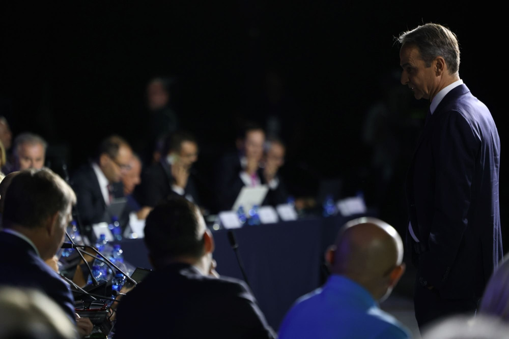 Στο στόχαστρο η κυβέρνηση, στον βούρκο της τοξικότητας η χώρα