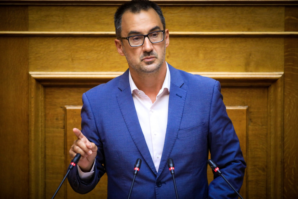 Χαρίτσης: Ο «αόρατος» που αναζητά ρόλο στην πολιτική σκηνή