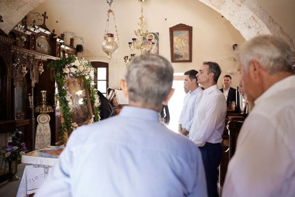 Μητσοτάκης: Αφιερωμένη η μέρα σε αυτούς που αγωνίζονται για να μας κρατούν ασφαλείς (video)