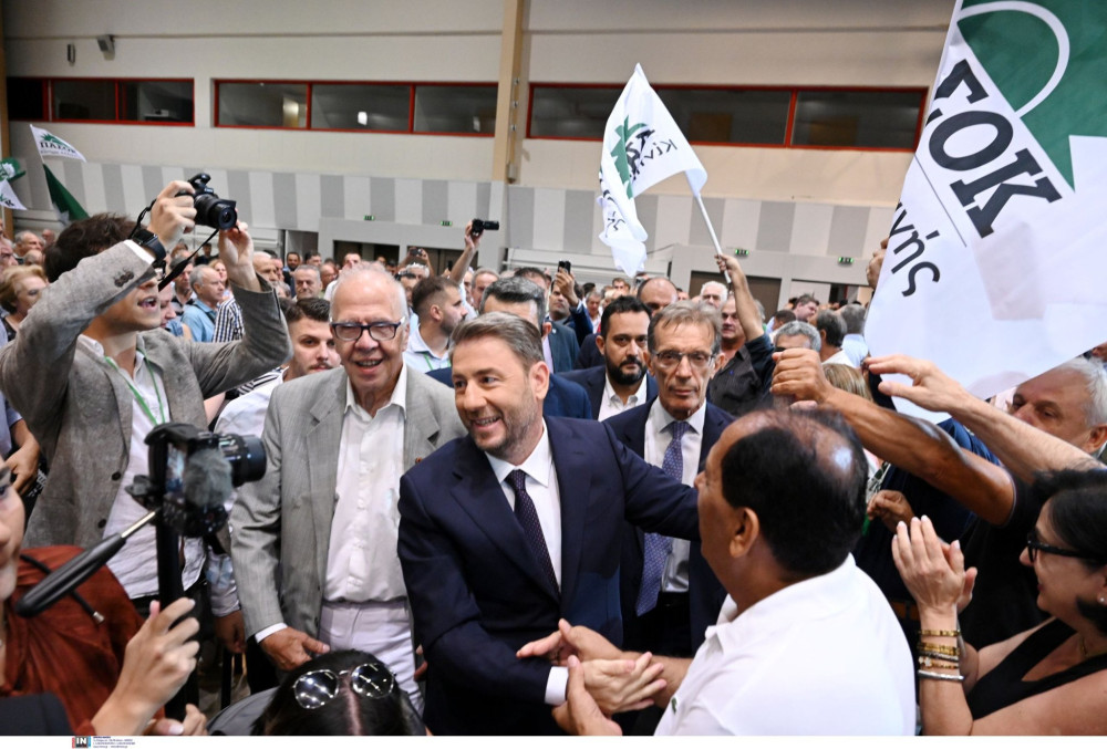 Για πες και κάνα ονοματάκι, σύντροφε Ανδρουλάκη