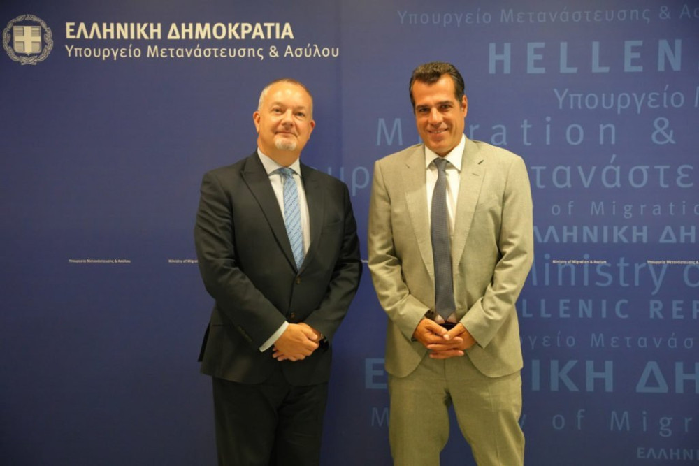 Συνάντηση Θάνου Πλεύρη με τον πρέσβη του Ηνωμένου Βασιλείου στην Αθήνα, Matthew Lodge