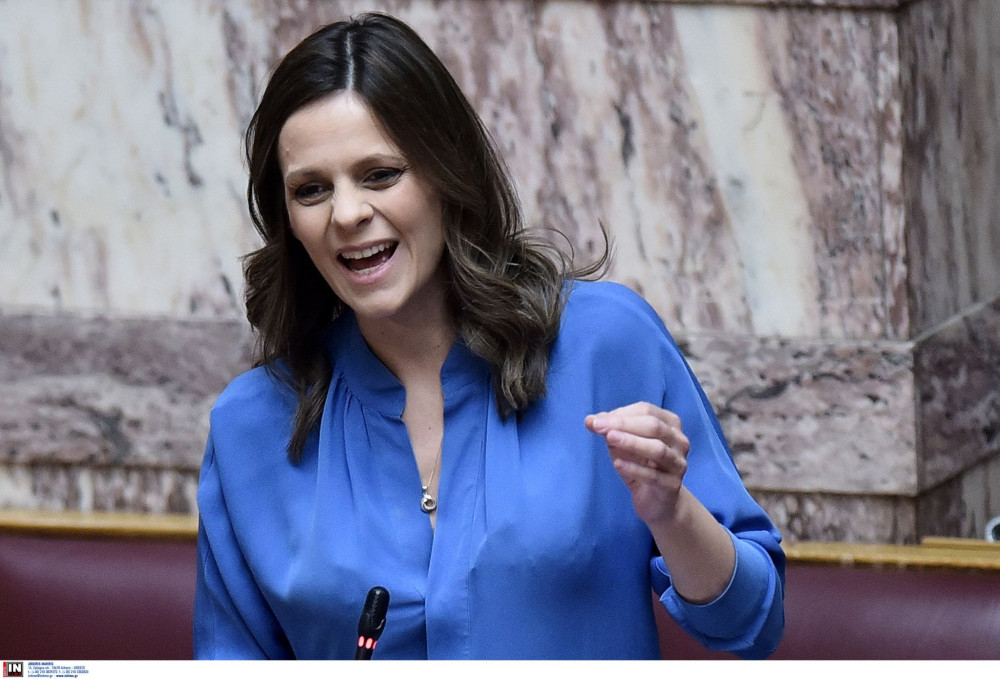 Αχτσιόγλου: η αιχμηρή επικριτής που ισοπέδωσε τα εργασιακά