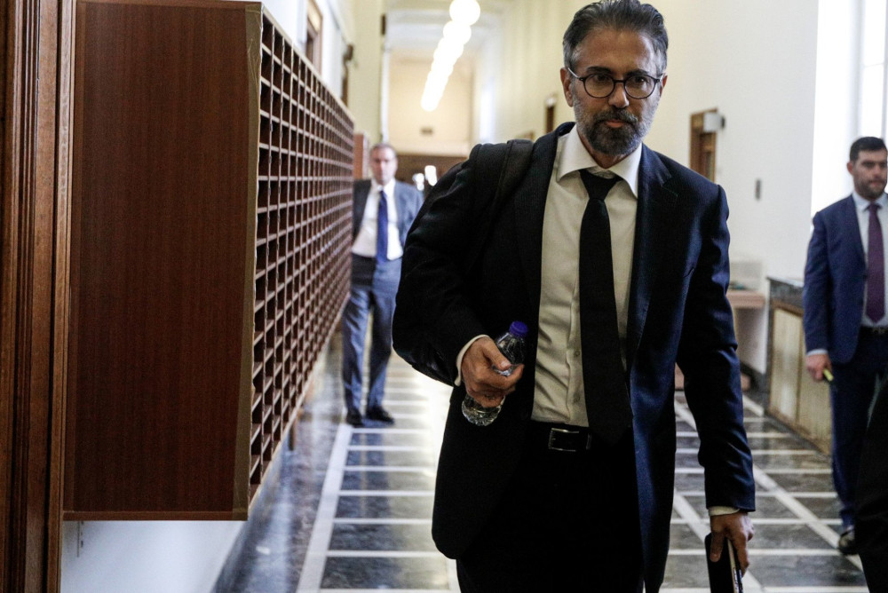 Φρουζής για σκευωρία Novartis: Πιστεύει κανείς ότι οι δύο ψευδομάρτυρες έστησαν μόνοι τους αυτό το σκηνικό;
