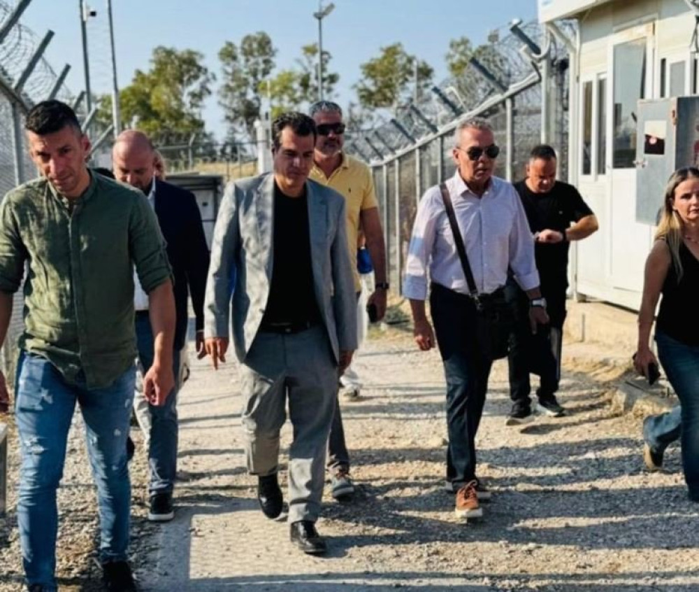 Mήνυμα Πλεύρη από Αμυγδαλέζα για παράνομη μετανάστευση: Φυλακή ή επιστροφή