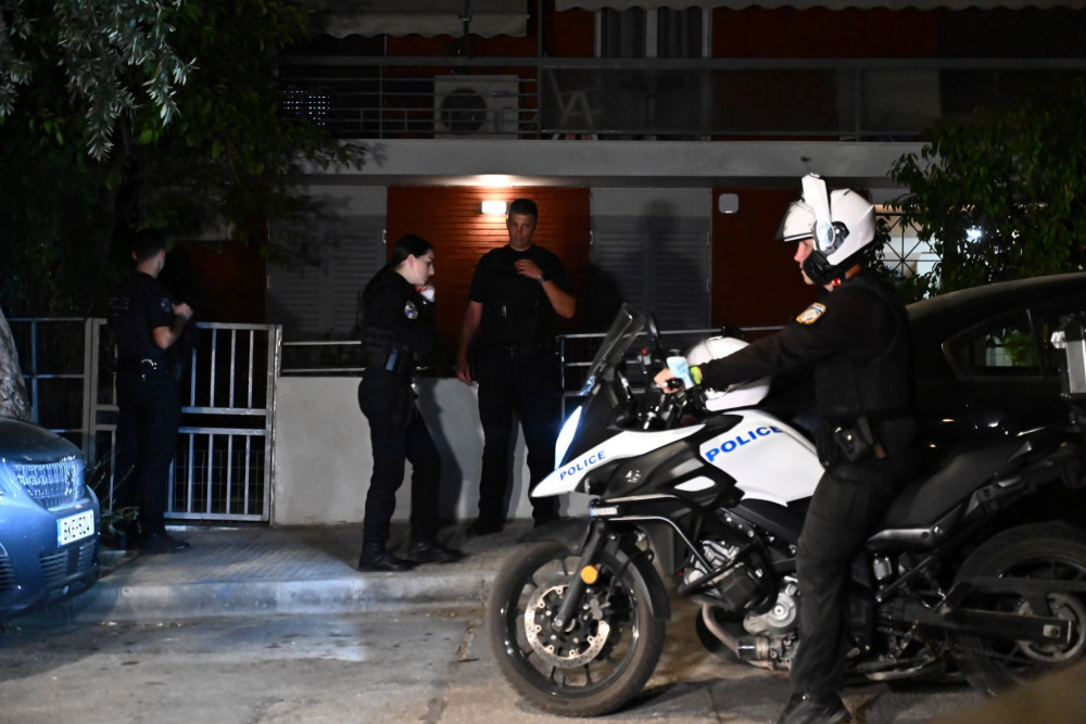 Τραγωδία στον Νέο Κόσμο: ζευγάρι βρέθηκε νεκρό σε διαμέρισμα με τραύματα από όπλο