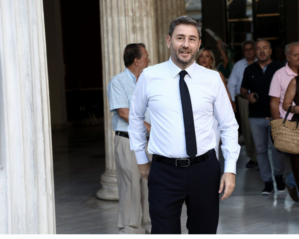 Έρχονται «καλύτερες μέρες»: με ΠΑΣΟΚ θα έχουμε και σπίτια και παιδιά κι ό,τι ποθεί η ψυχή μας