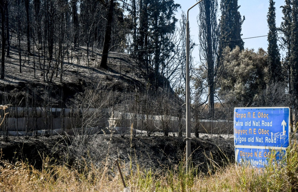Πάτρα, πυρκαγιές: ο πρόεδρος της ΔΕΥΑΠ απεφάνθη ότι... φταίνε τα αστικά κόμματα