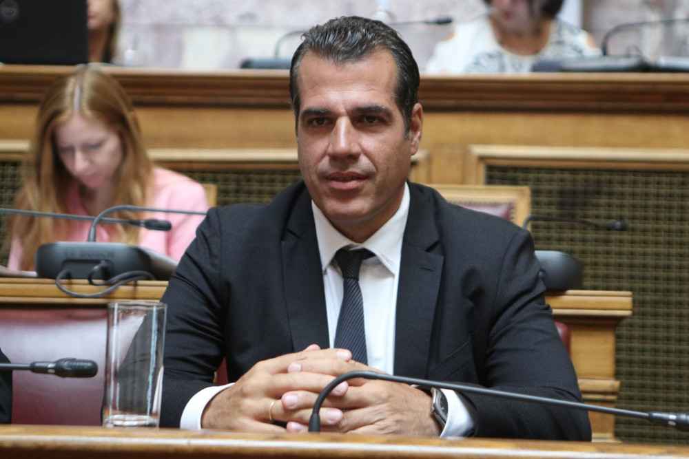 Πλεύρης για μεταναστευτικό: Ποινικοποίηση παράνομης διαμονής, αύξηση επιστροφών, αυστηρότεροι κανόνες ασύλου